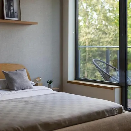 アパート 2 Bedroom With Balconies