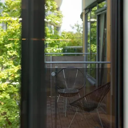 Apartment 2 Bedroom With Balconies *