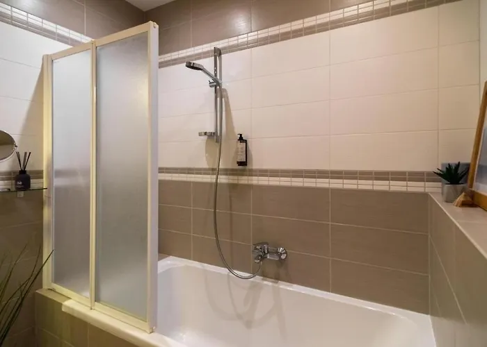 2 Bedroom With Balconies