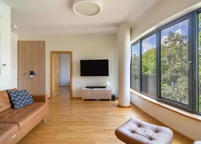 2 Bedroom With Balconies アパート