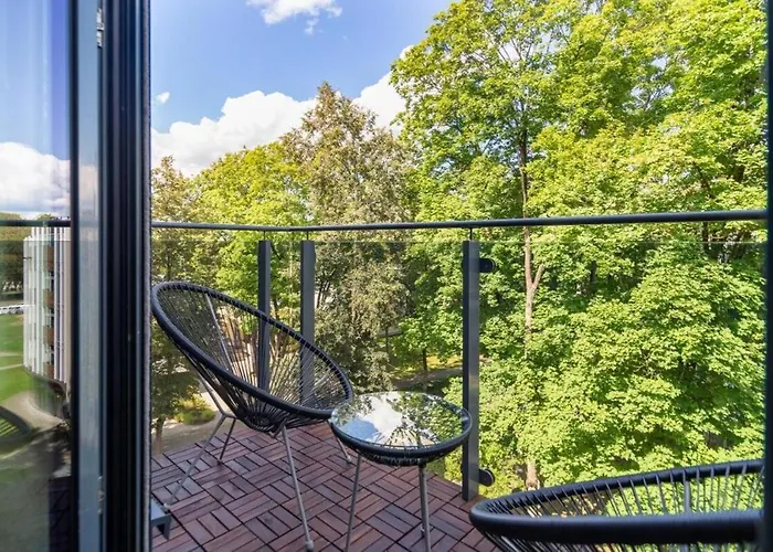 アパート 2 Bedroom With Balconies *