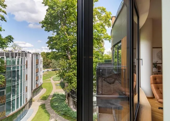 2 Bedroom With Balconies アパート